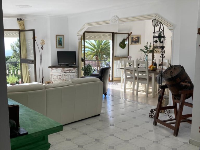 Spacious Mijas apartment in Mijas