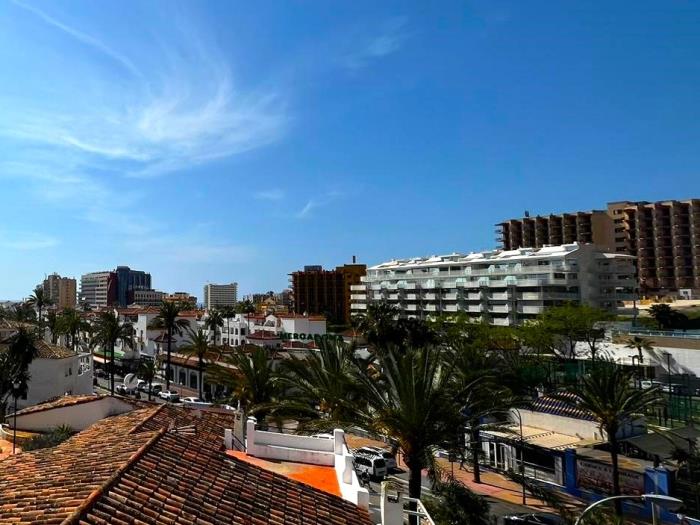 1 letto con vista sulle montagne in Benalmádena