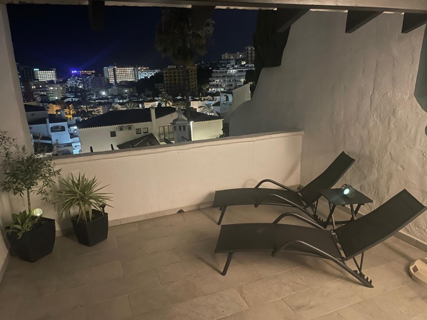 Charmant Pueblo Evita avec 2 lits à Benalmádena