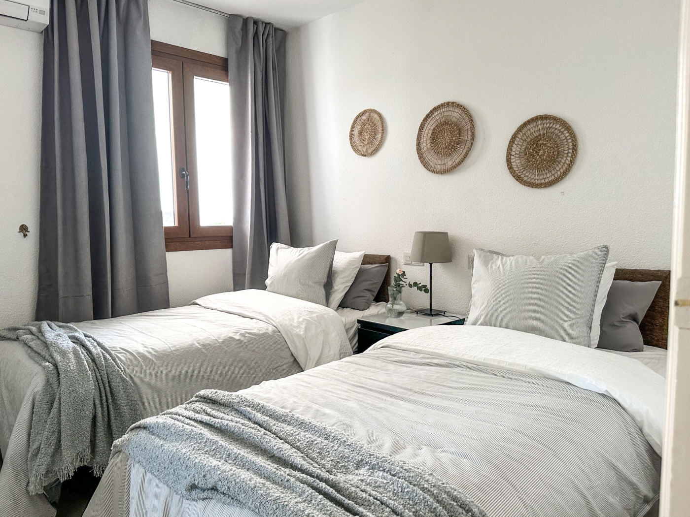 Elegante apartamento de 2 dormitorios con preciosas vistas. en Benalmádena