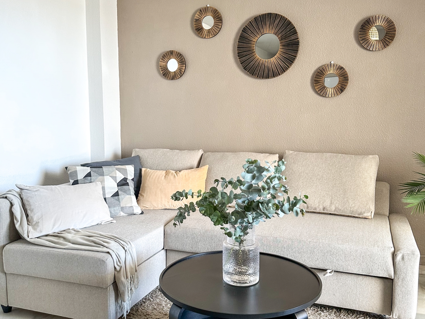 Elegante apartamento de 2 dormitorios con preciosas vistas. en Benalmádena