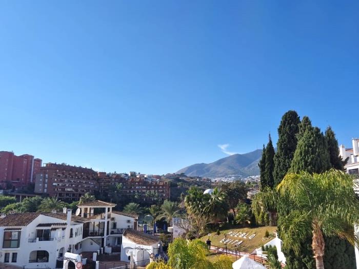 Vue sur la piscine, Pueblo Evita in Benalmádena