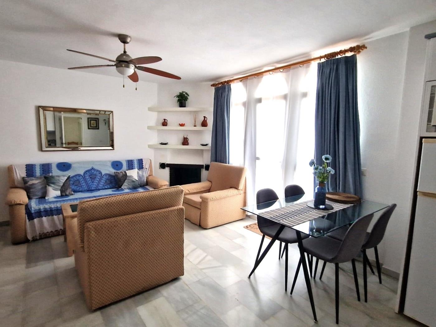 Comfortable 2 bed Pueblo Evita in Benalmádena