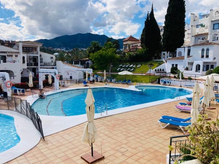 2 bed Mountain Views in Benalmádena