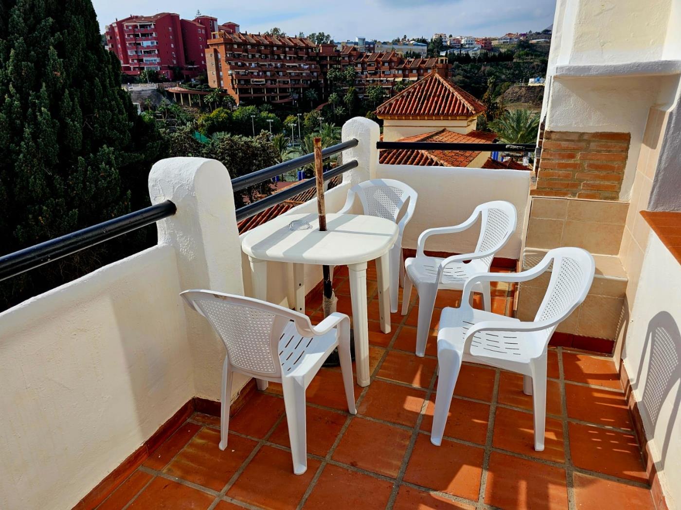 2 bed Mountain Views in Benalmádena