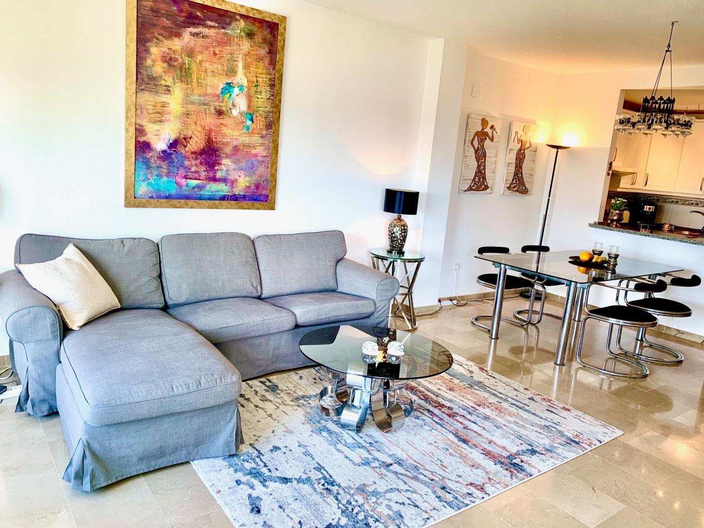 Hermoso apartamento de 2 dormitorios en Don Joaquín. en Benalmádena