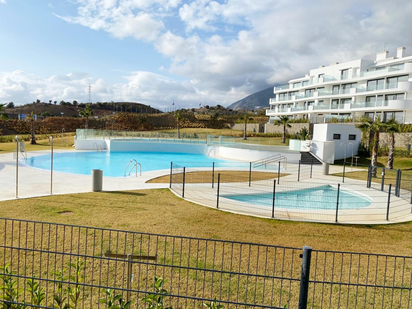 Villa de Jardín de Lujo de 3 Dormitorios en Higuerón West en Fuengirola