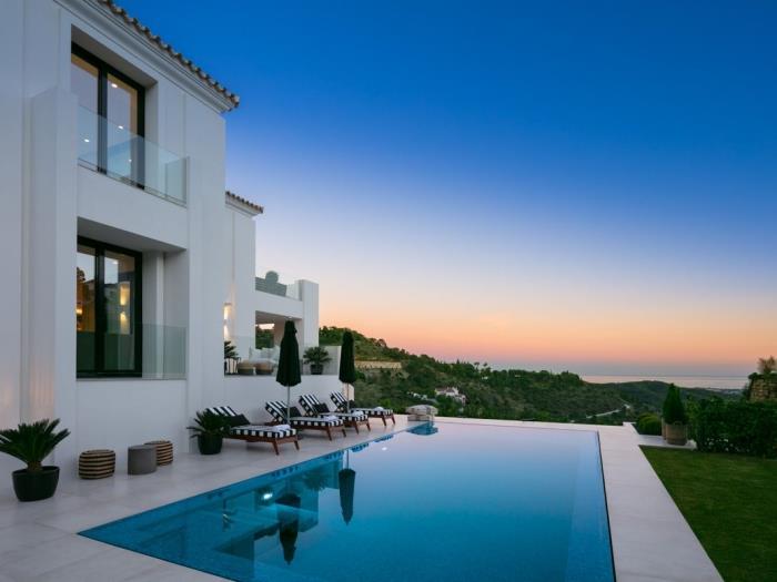 Stunning Villa in Benhavís, near Marbella in Benahavís