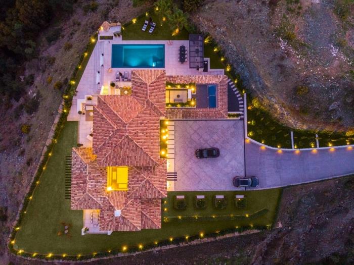 Stunning Villa in Benhavís, near Marbella in Benahavís