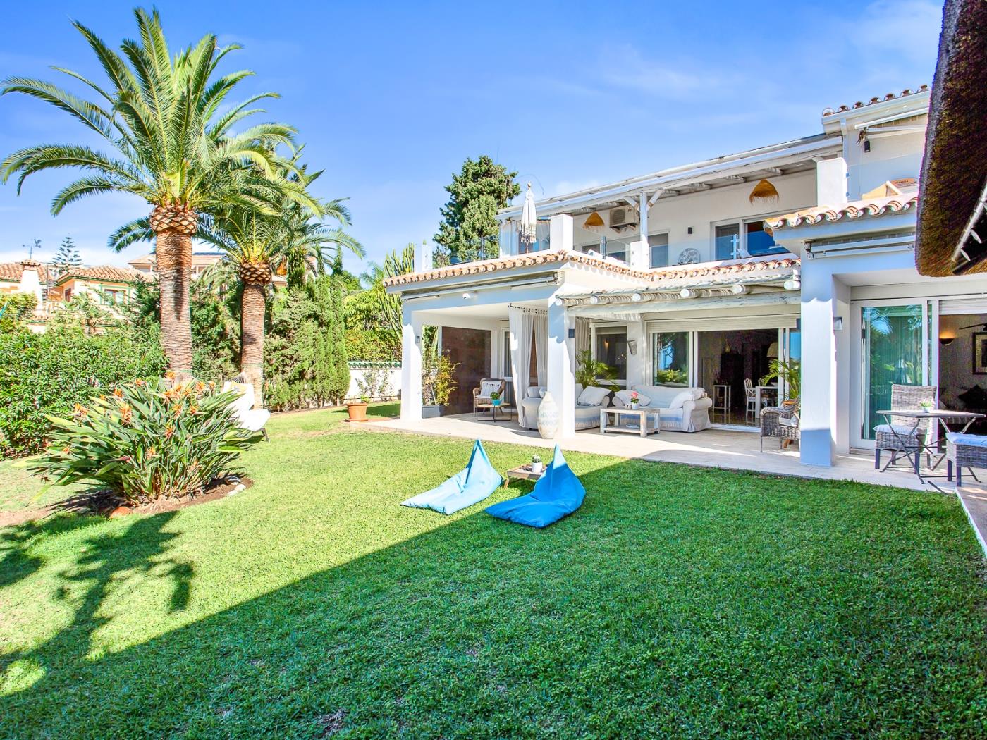 Increíble villa de 6 dormitorios, oportunidad de negocio. en Marbella