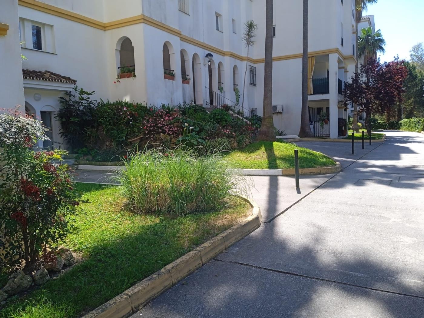 Apartamento de 1 dormitorio espacioso y tranquilo, en Benalmádena