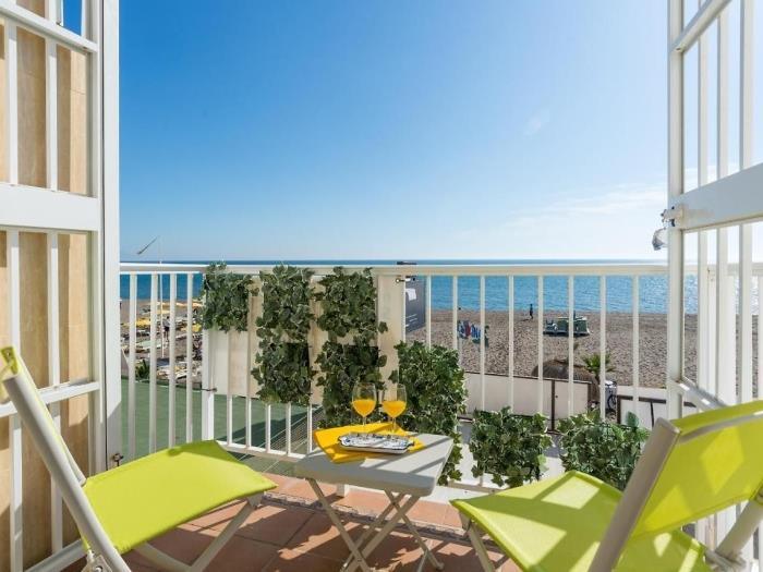 2 Bed Beachfront Apartment in La Carihuela. in Torremolinos