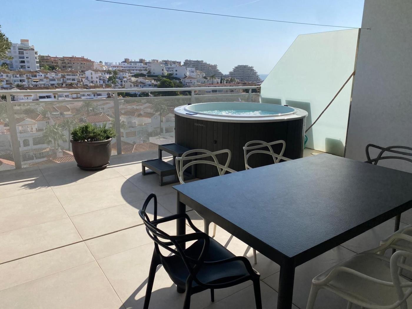 Duplex for Sale on Av las Palmeras à Benalmádena