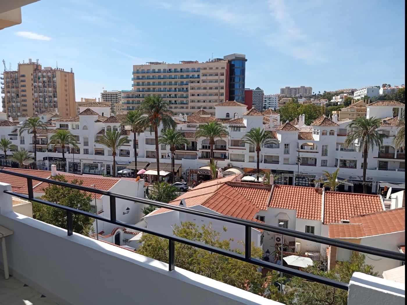 Charming 2 bed Benalmádena Costa in Benalmádena