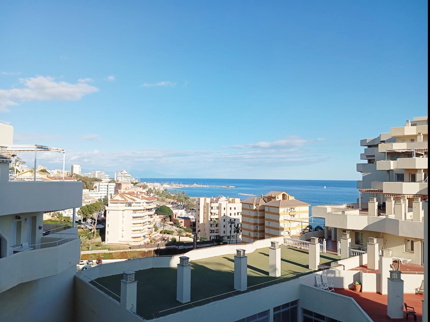 Appartement de luxe unique, 1 chambre et terrasse et jacuzzi, à Benalmádena