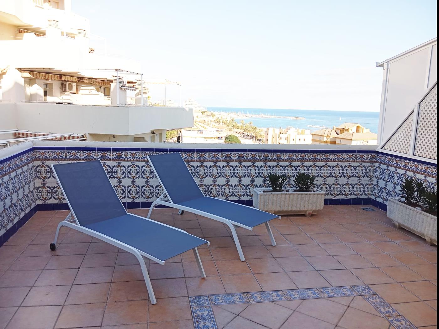 Apartamento de lujo único de 1 dorm. con amplia terraza y jacuzzi en Benalmádena