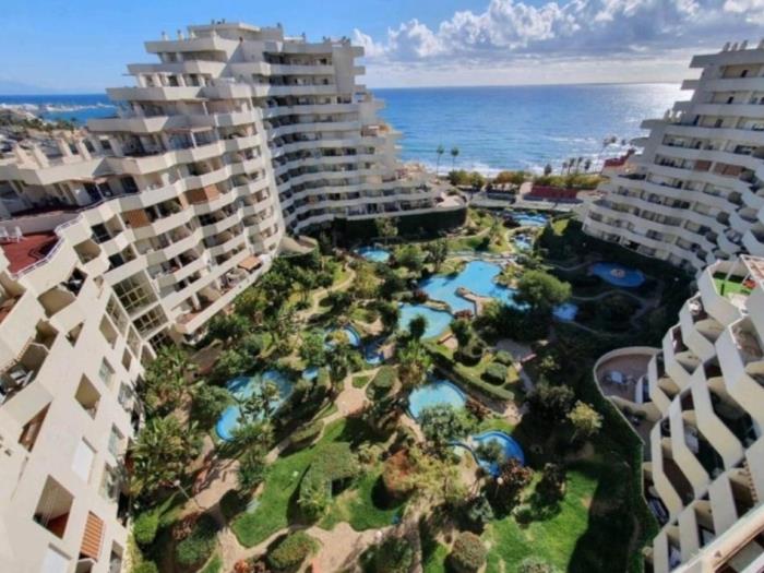 Appartement de luxe unique, 1 chambre et terrasse et jacuzzi, à Benalmádena