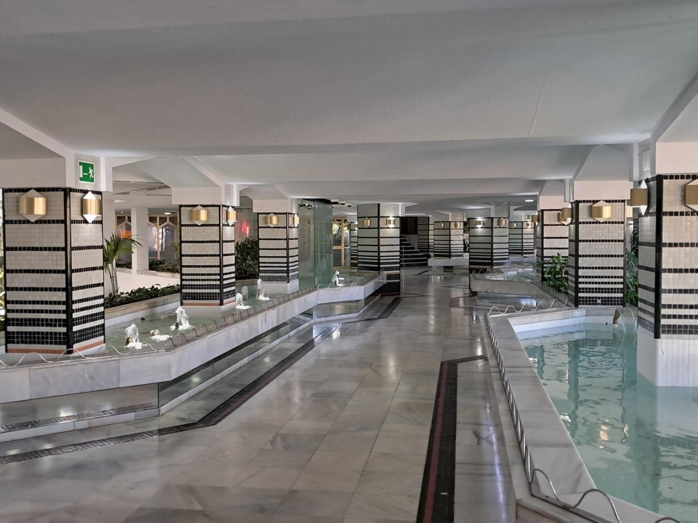 Apartamento de lujo único de 1 dorm. con amplia terraza y jacuzzi en Benalmádena