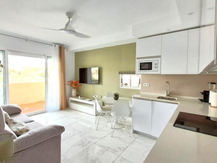Apartamento de lujo único de 1 dorm. con amplia terraza y jacuzzi en Benalmádena