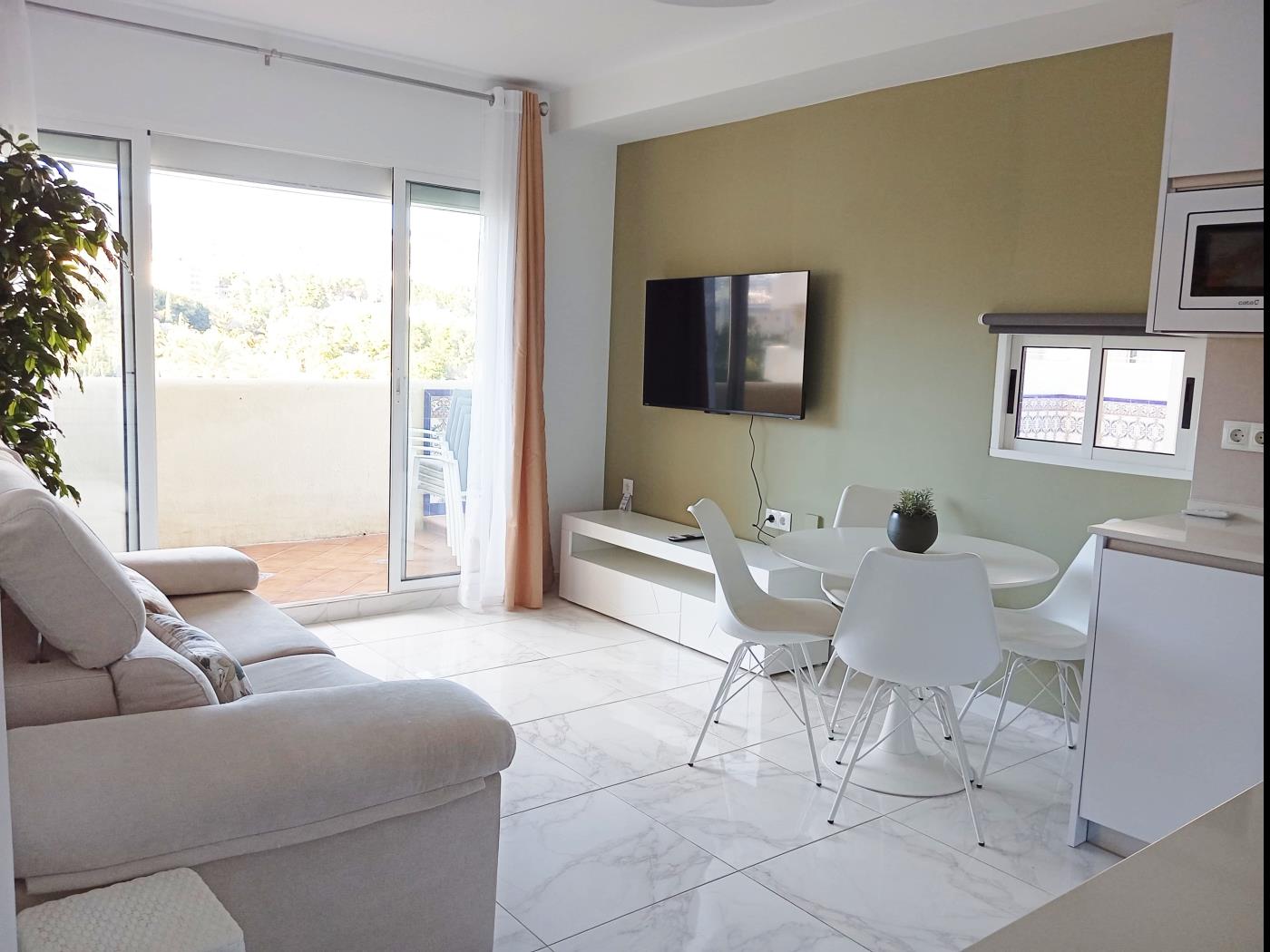 Appartement de luxe unique, 1 chambre et terrasse et jacuzzi, à Benalmádena