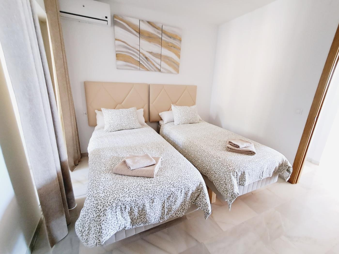 Beachfront Bliss in Torremuelle – Newly Renovated 2-Bedroom Apart in Benalmádena