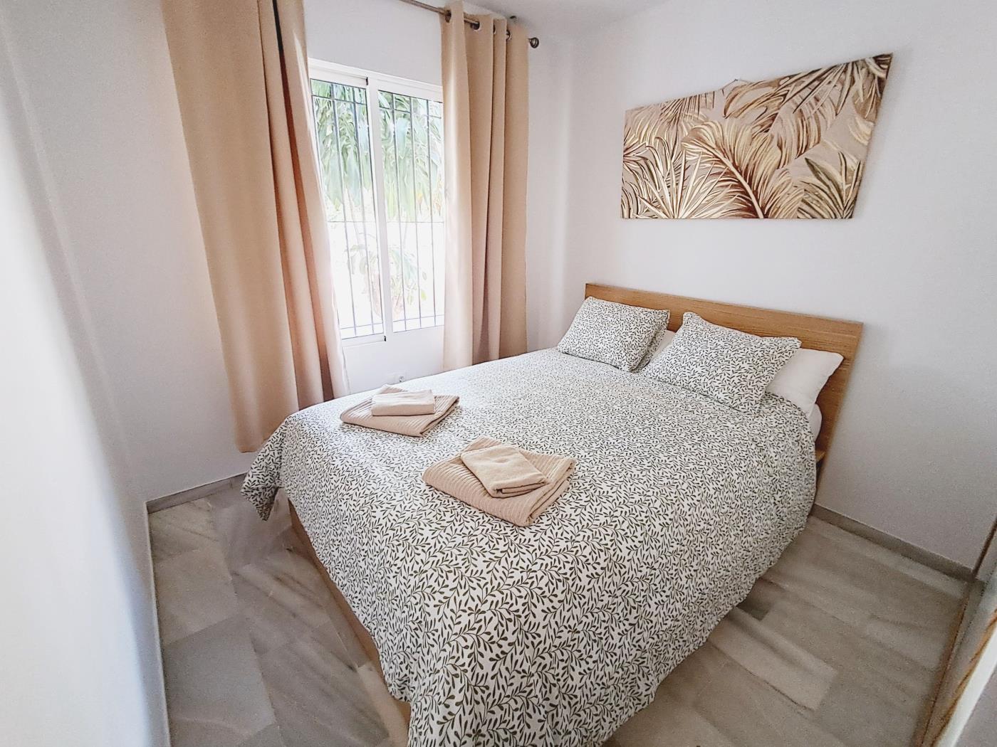 Beachfront Bliss in Torremuelle – Newly Renovated 2-Bedroom Apart in Benalmádena
