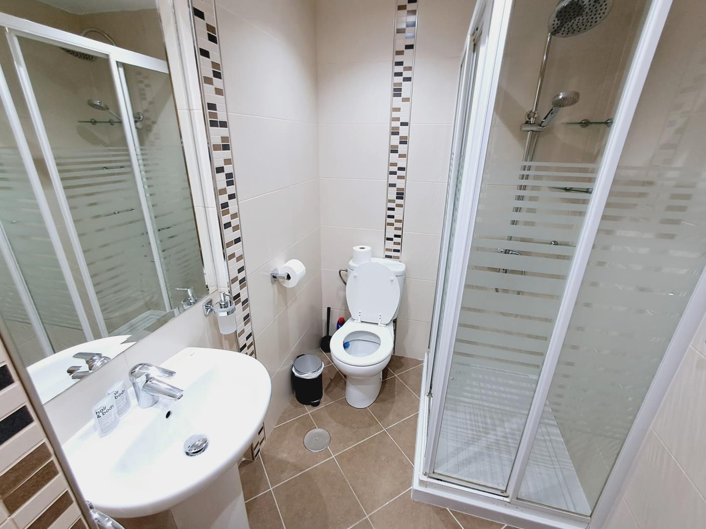 Beachfront Bliss in Torremuelle – Newly Renovated 2-Bedroom Apart in Benalmádena