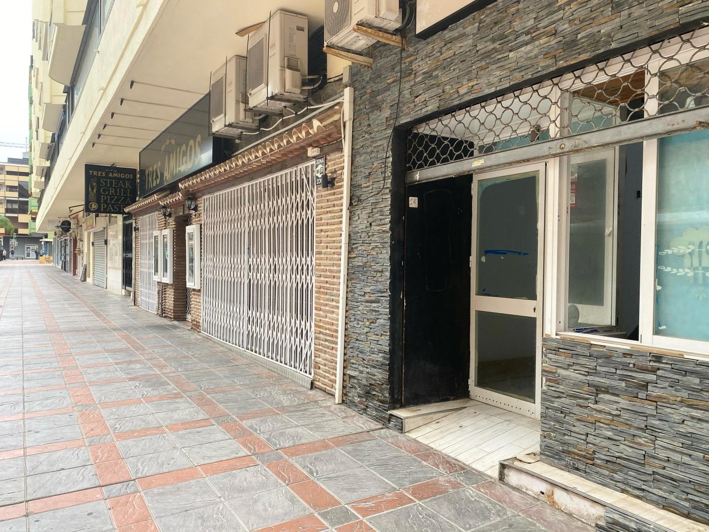Local de 58m2 la Marina, Fuengirola à Fuengirola
