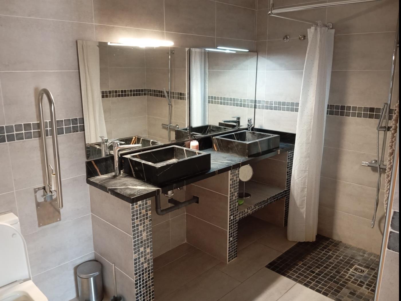 Villa de 4 dormitorios con piscina privada en Benalmádena en Benalmádena