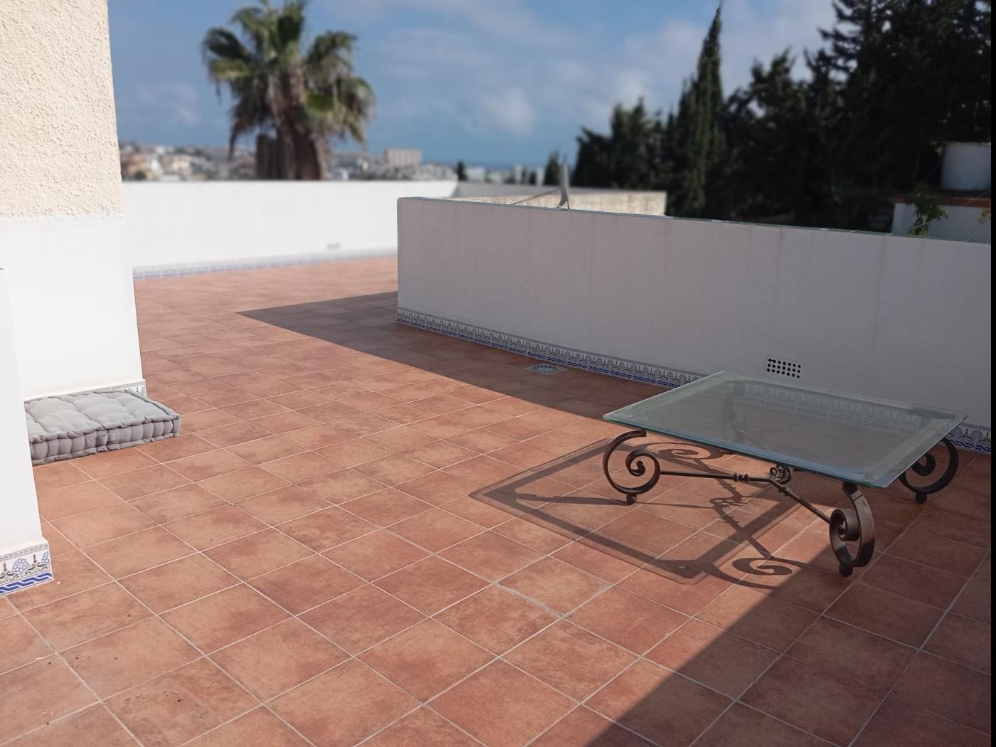 Villa de 4 dormitorios con piscina privada en Benalmádena en Benalmádena