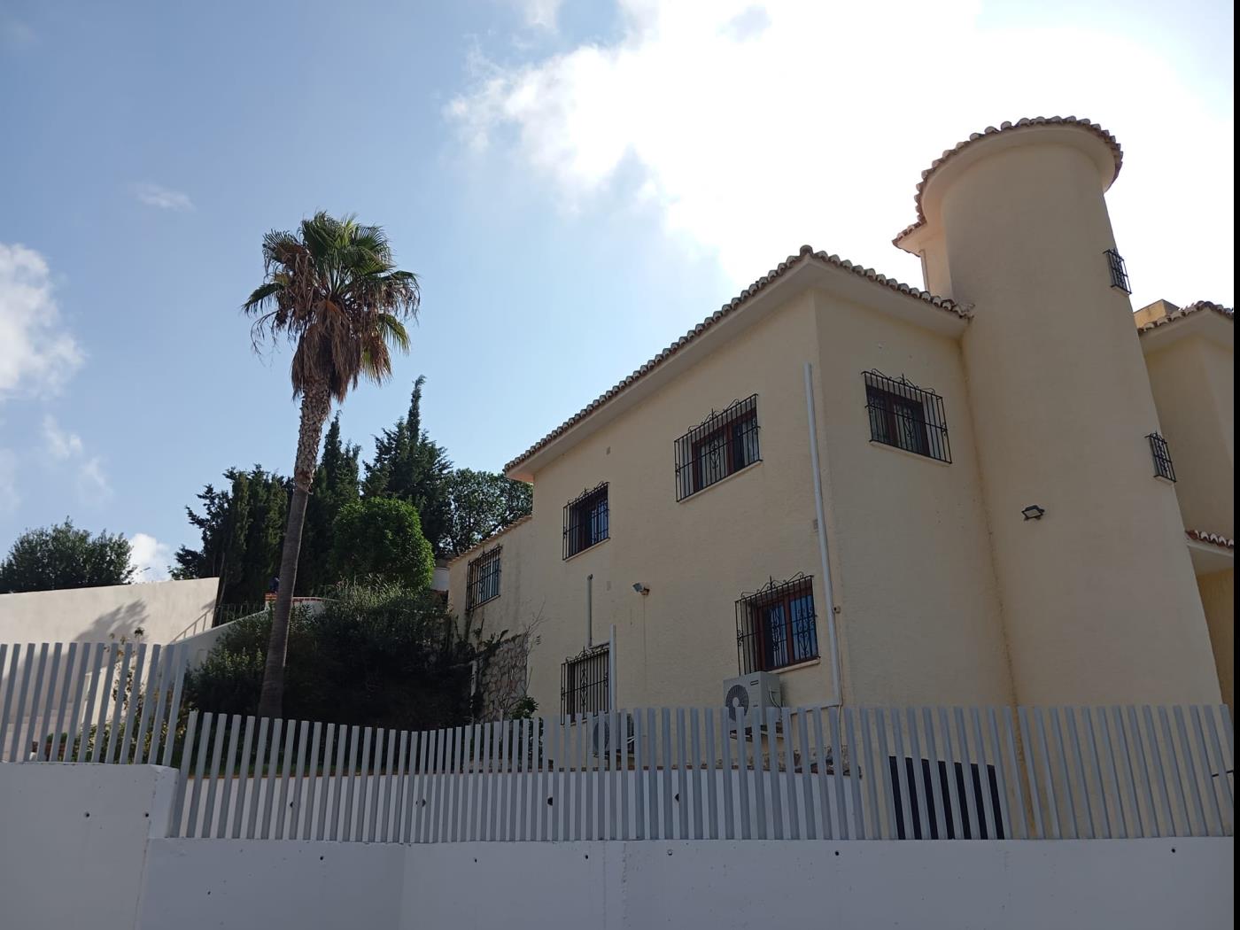Villa de 4 dormitorios con piscina privada en Benalmádena en Benalmádena
