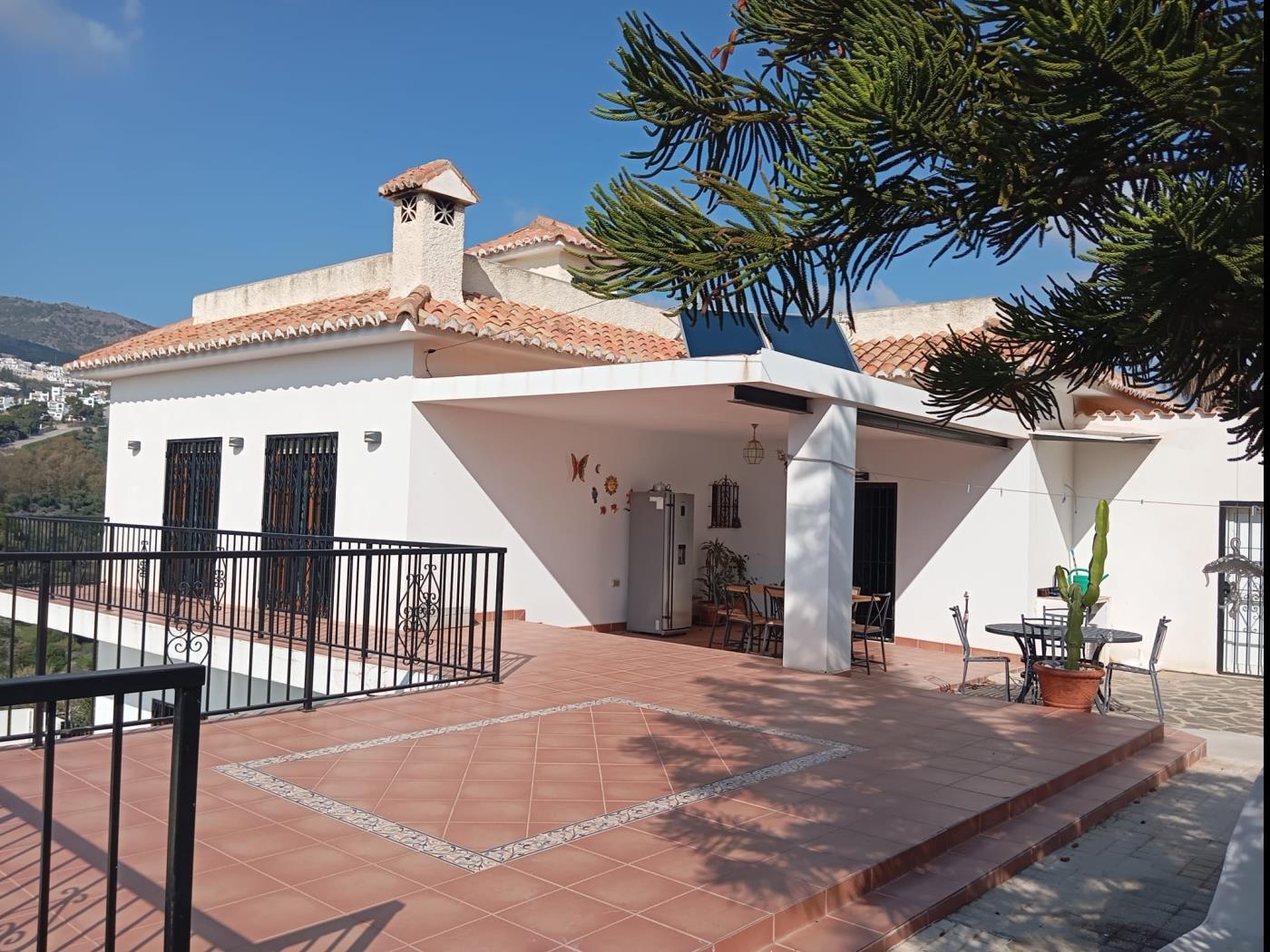 Villa de 4 dormitorios con piscina privada en Benalmádena en Benalmádena