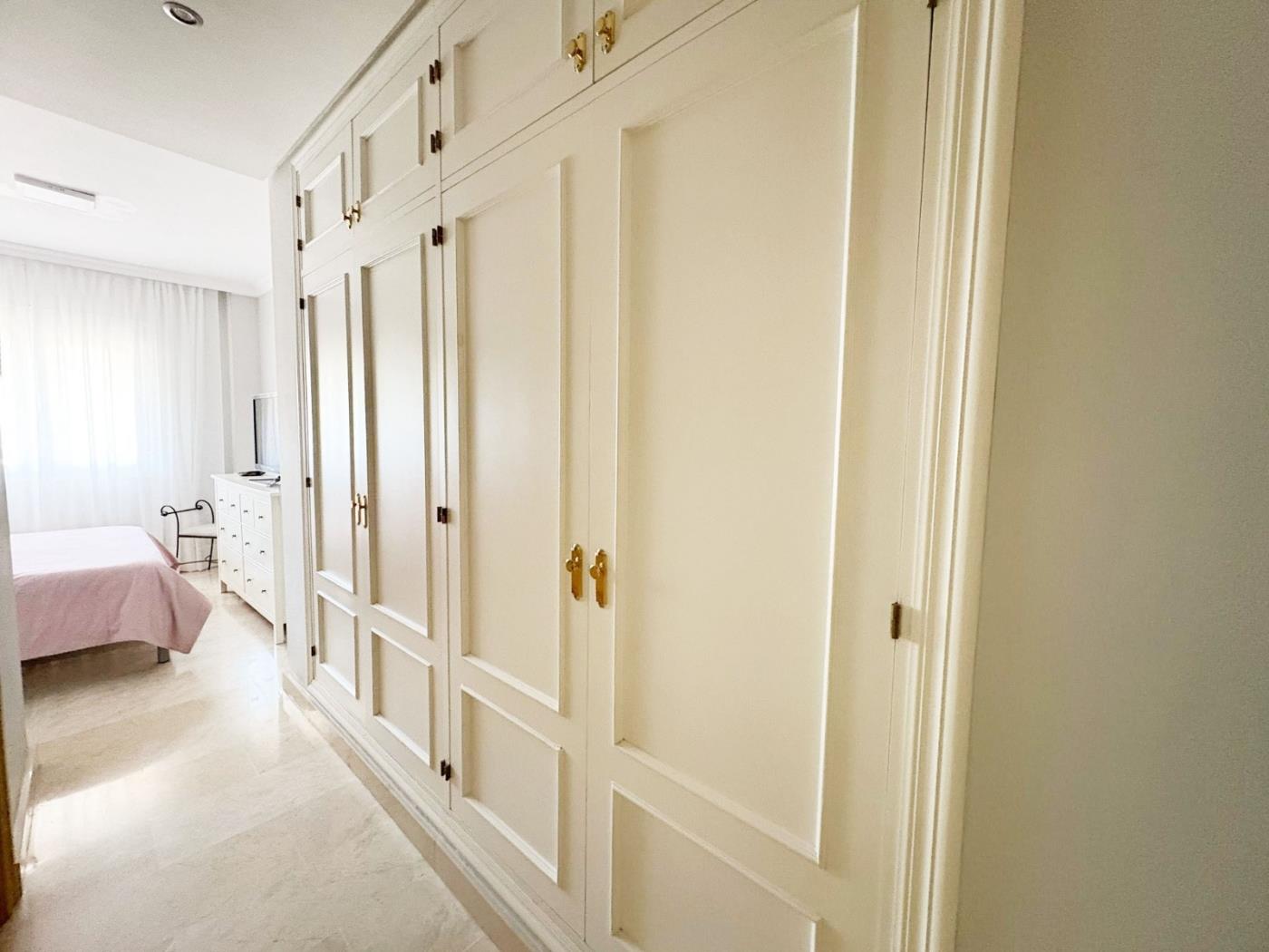 Larga duración : 3 dorm dúplex: gran terraza privada, parking en Benalmádena