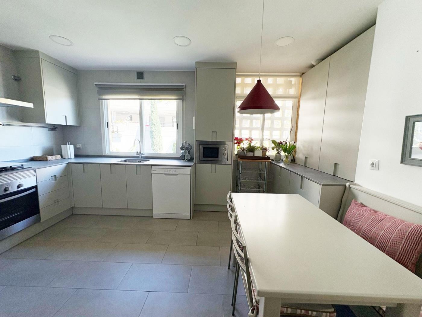 Larga duración : 3 dorm dúplex: gran terraza privada, parking en Benalmádena