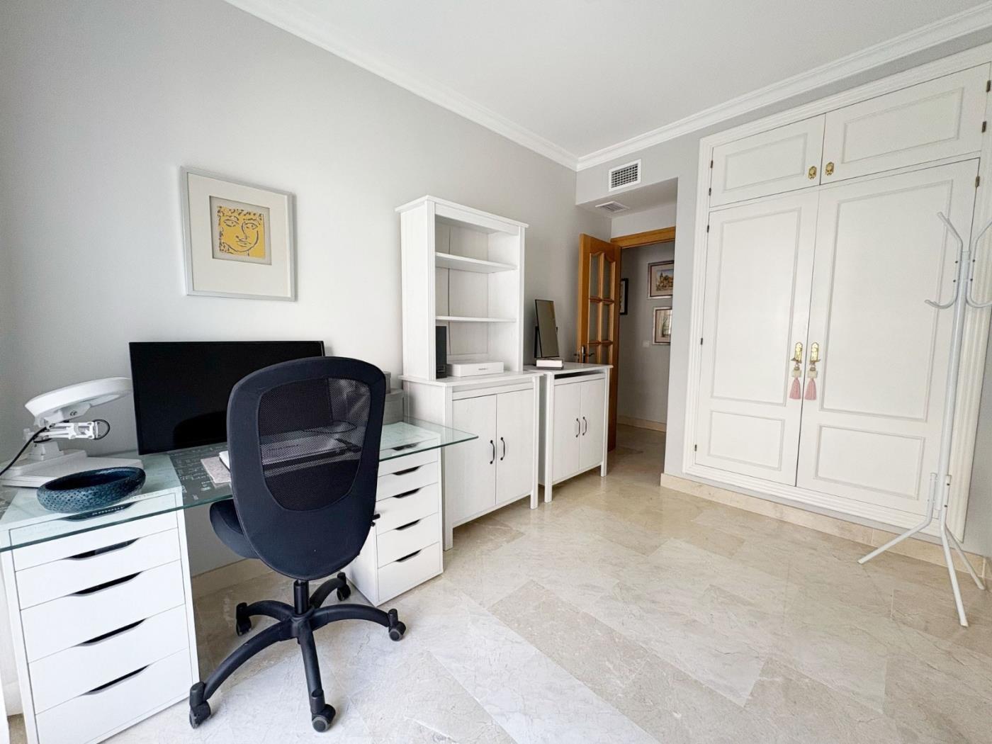 Larga duración : 3 dorm dúplex: gran terraza privada, parking en Benalmádena