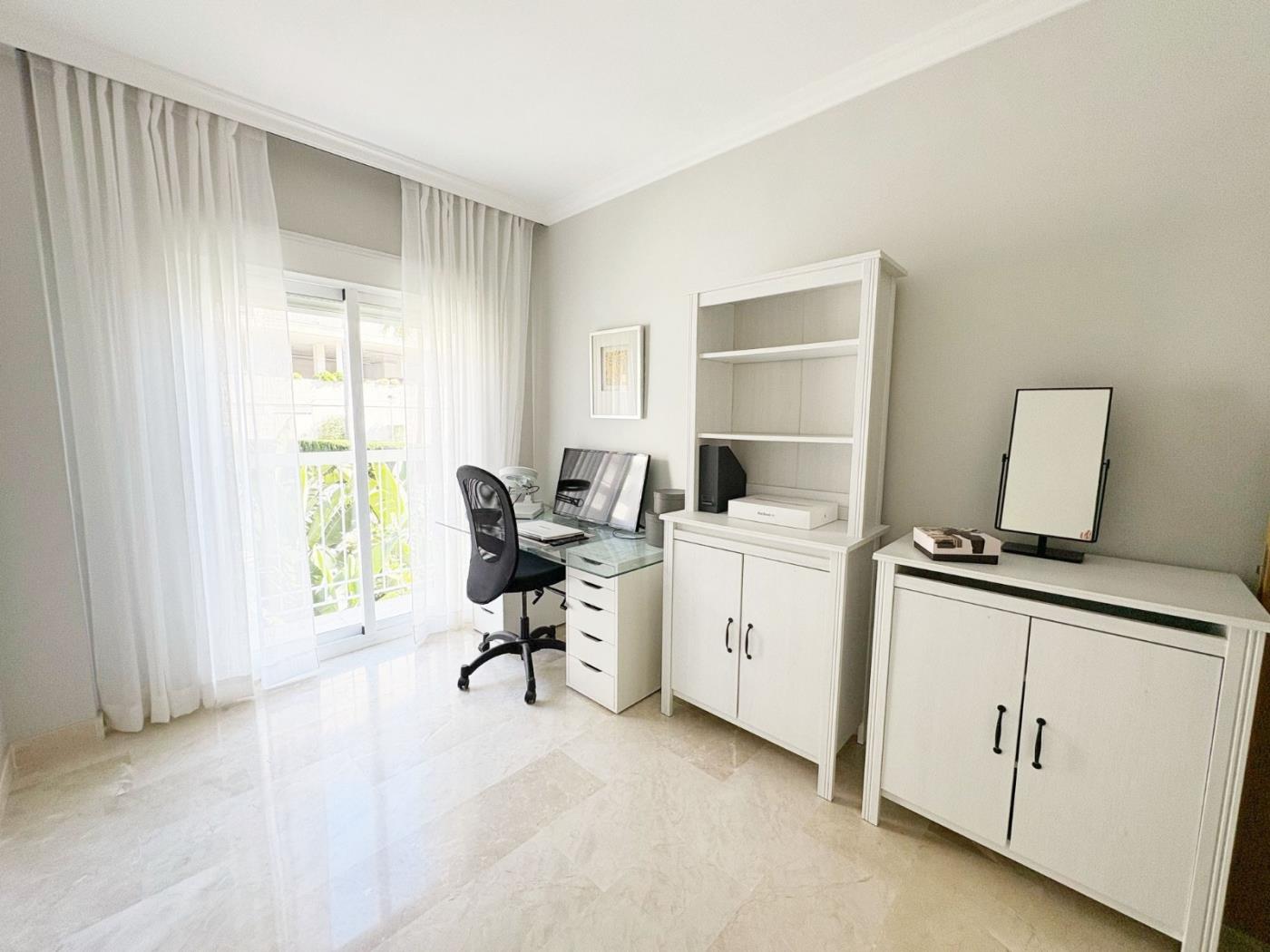 Larga duración : 3 dorm dúplex: gran terraza privada, parking en Benalmádena