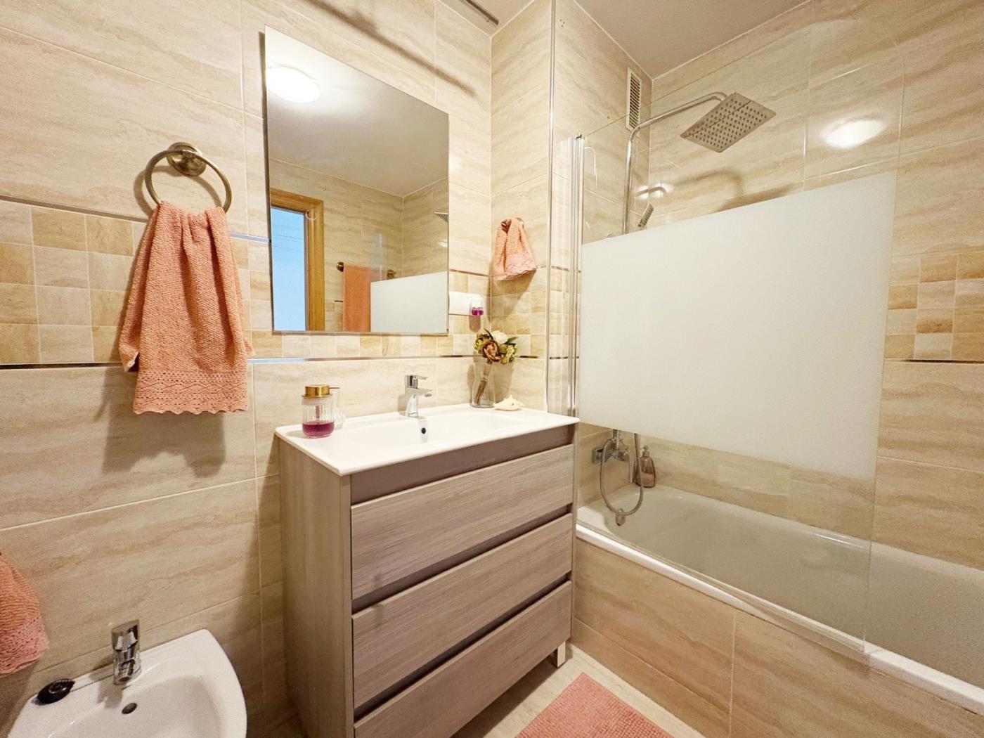 Larga duración : 3 dorm dúplex: gran terraza privada, parking en Benalmádena