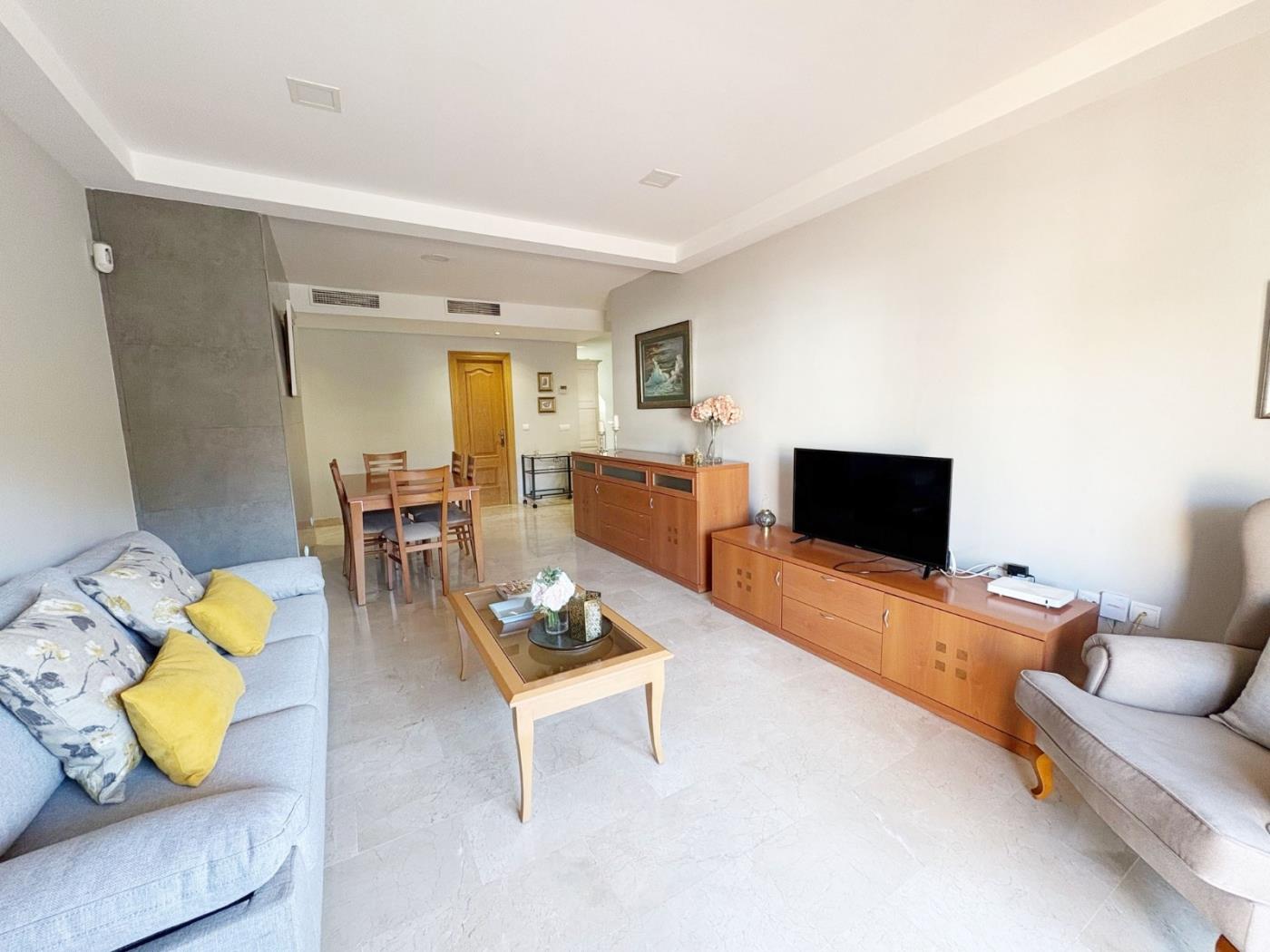 Larga duración : 3 dorm dúplex: gran terraza privada, parking en Benalmádena