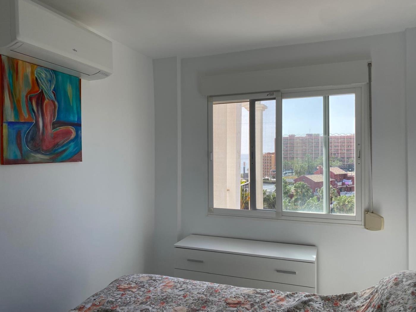 2 bed apartment with two terraces, sea-views and parking! in Benalmádena