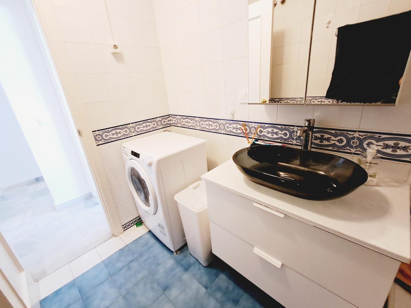 Elegante apartamento a pocos pasos de la playa. en Benalmádena
