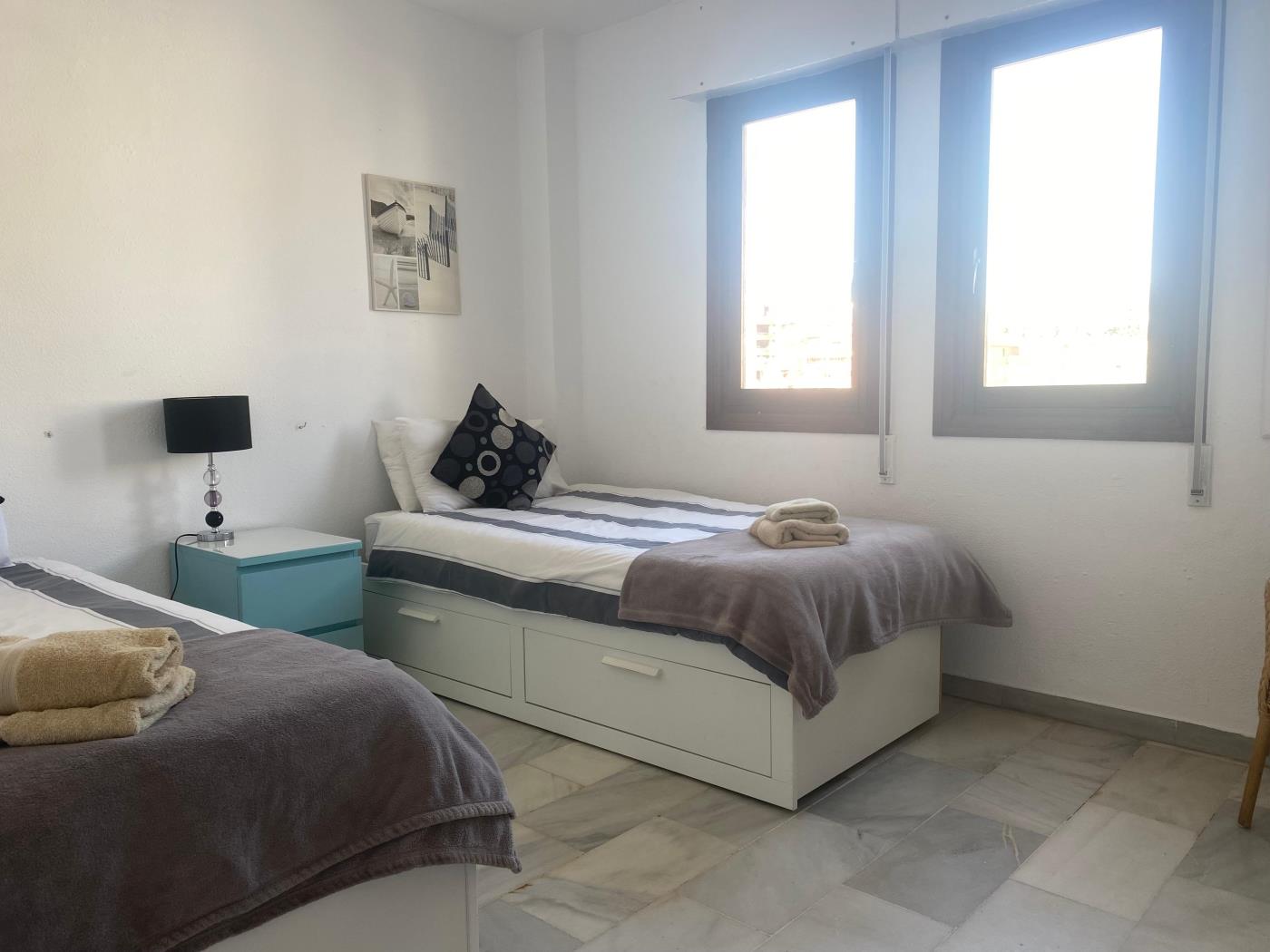 Encantador 2 cama, Pueblo Evita en Benalmádena