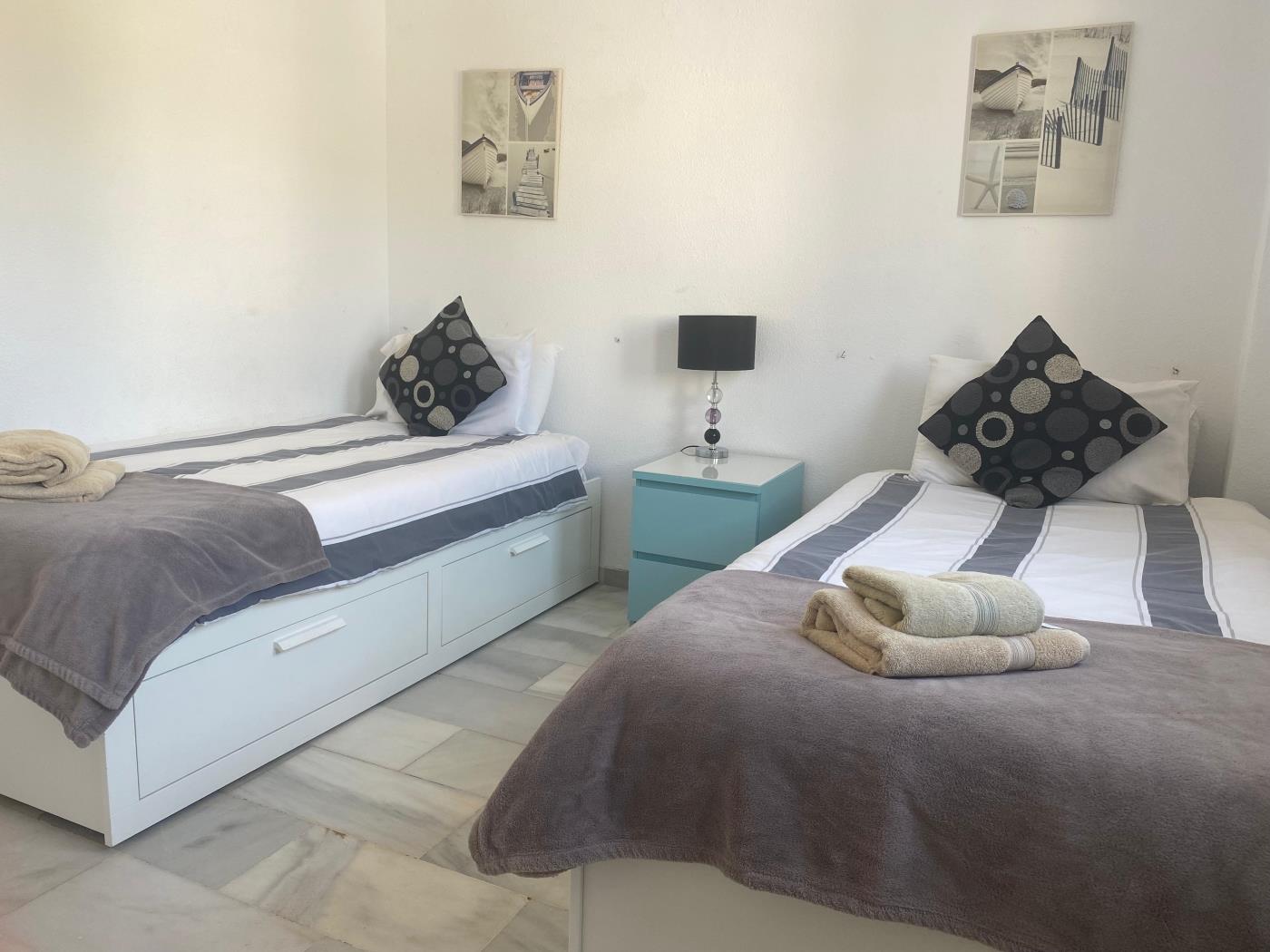 Encantador 2 cama, Pueblo Evita en Benalmádena