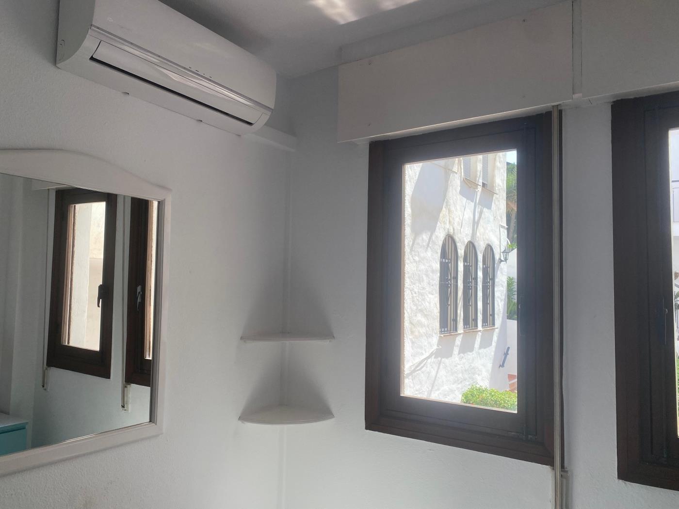 Encantador 2 cama, Pueblo Evita en Benalmádena