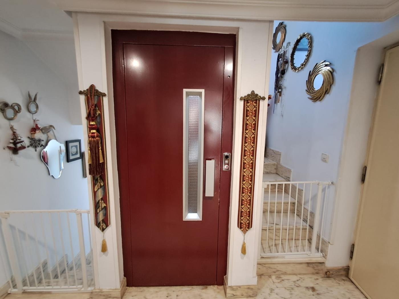 Luxury 4-Bedroom Semi-Detached Home with Premium Features. in Benalmádena
