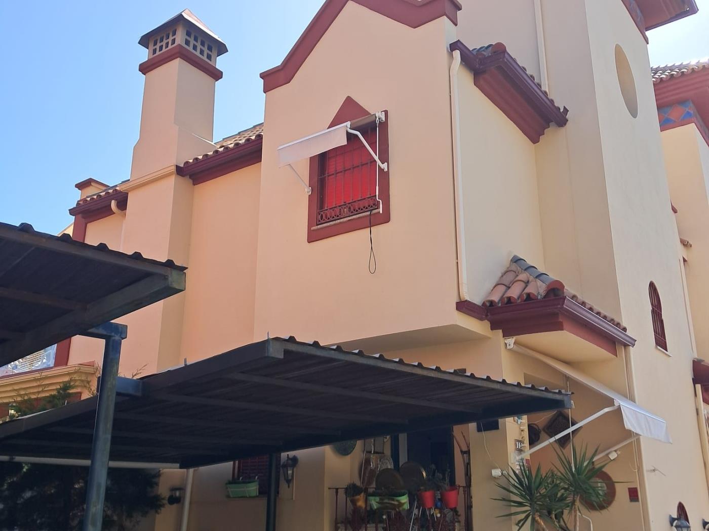 Luxury 4-Bedroom Semi-Detached Home with Premium Features. in Benalmádena