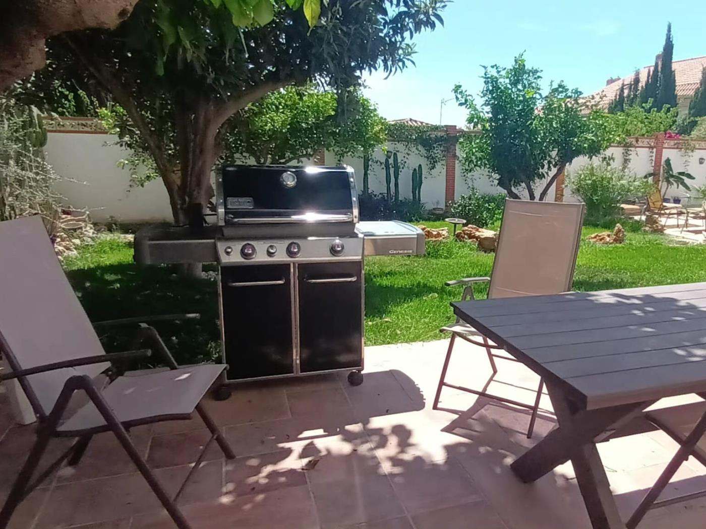 Encantadora villa de 4 dormitorios en Calle Cómpeta en Benalmádena