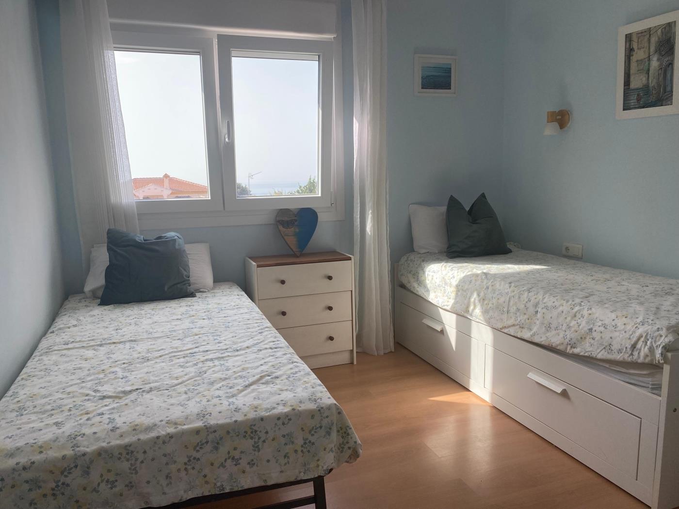 Encantadora villa de 4 dormitorios en Calle Cómpeta en Benalmádena