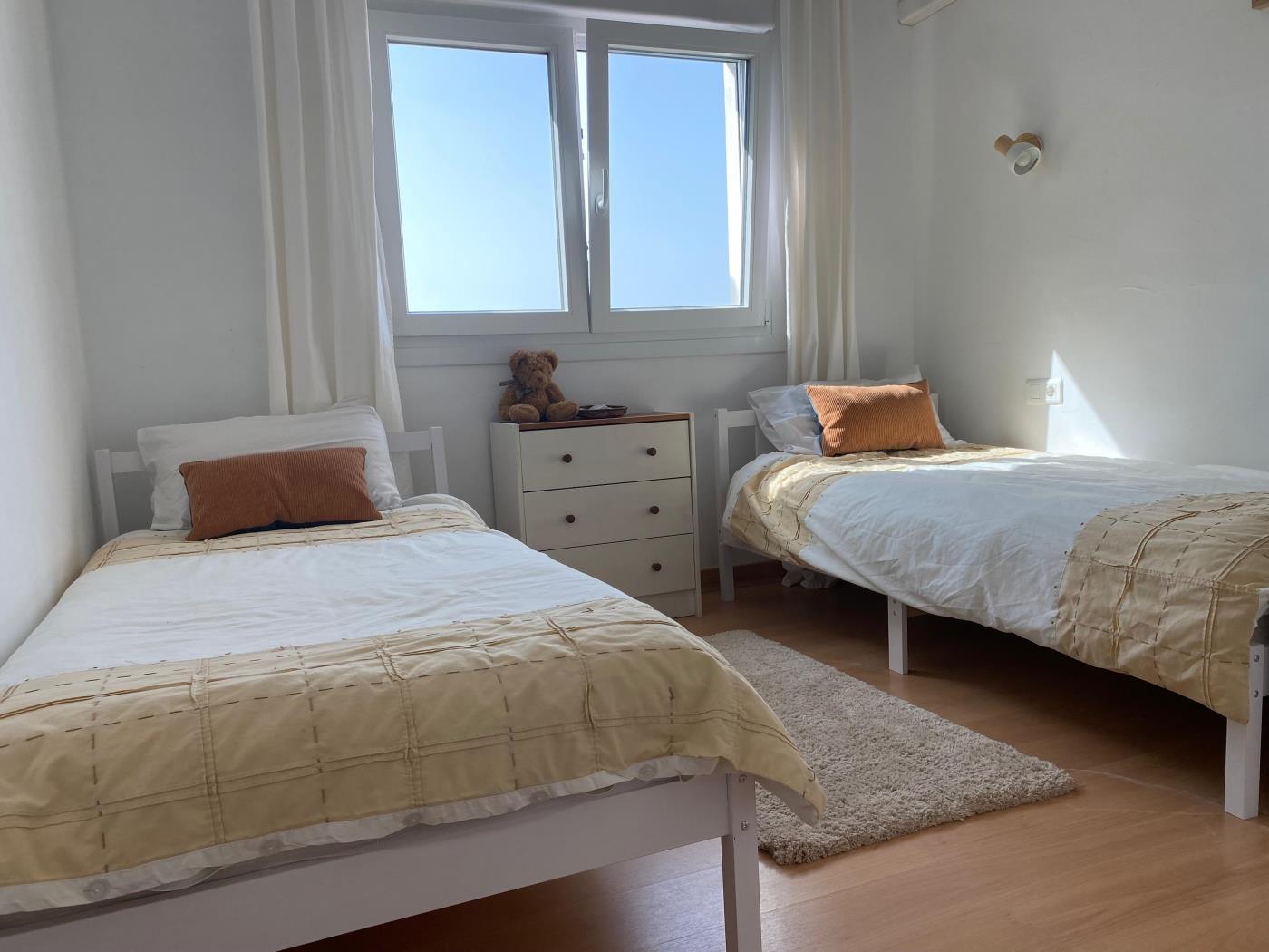 Encantadora villa de 4 dormitorios en Calle Cómpeta en Benalmádena