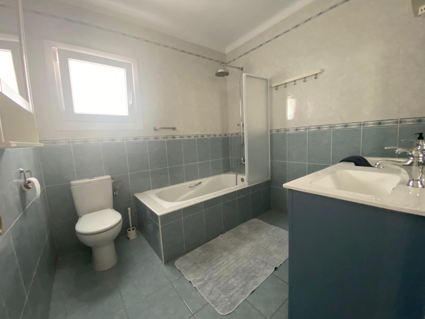 Encantadora villa de 4 dormitorios en Calle Cómpeta en Benalmádena