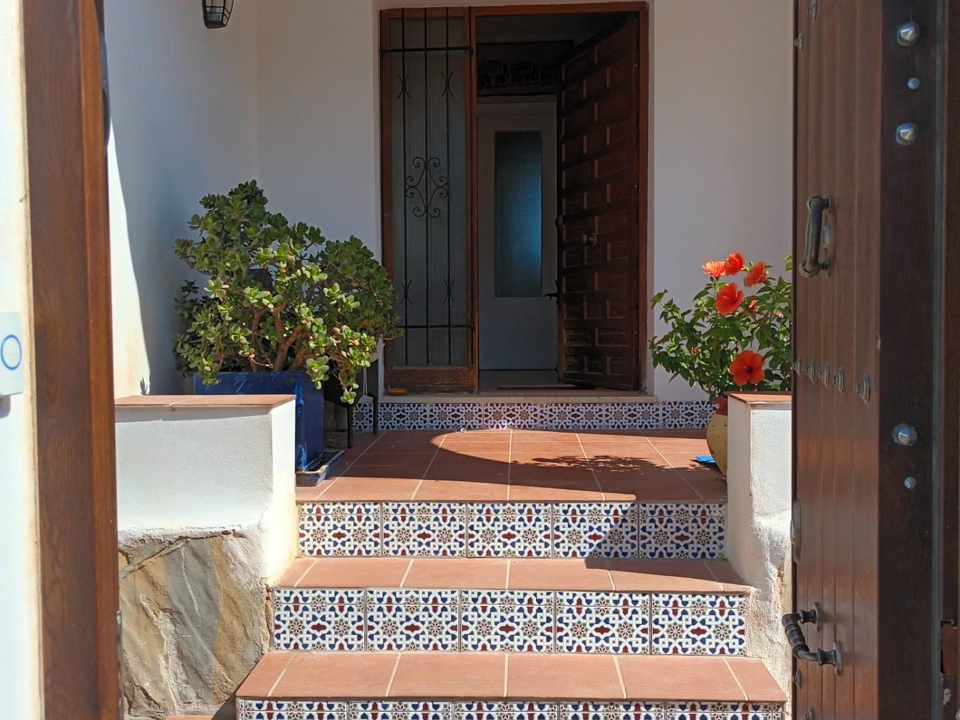 Encantadora villa de 4 dormitorios en Calle Cómpeta en Benalmádena